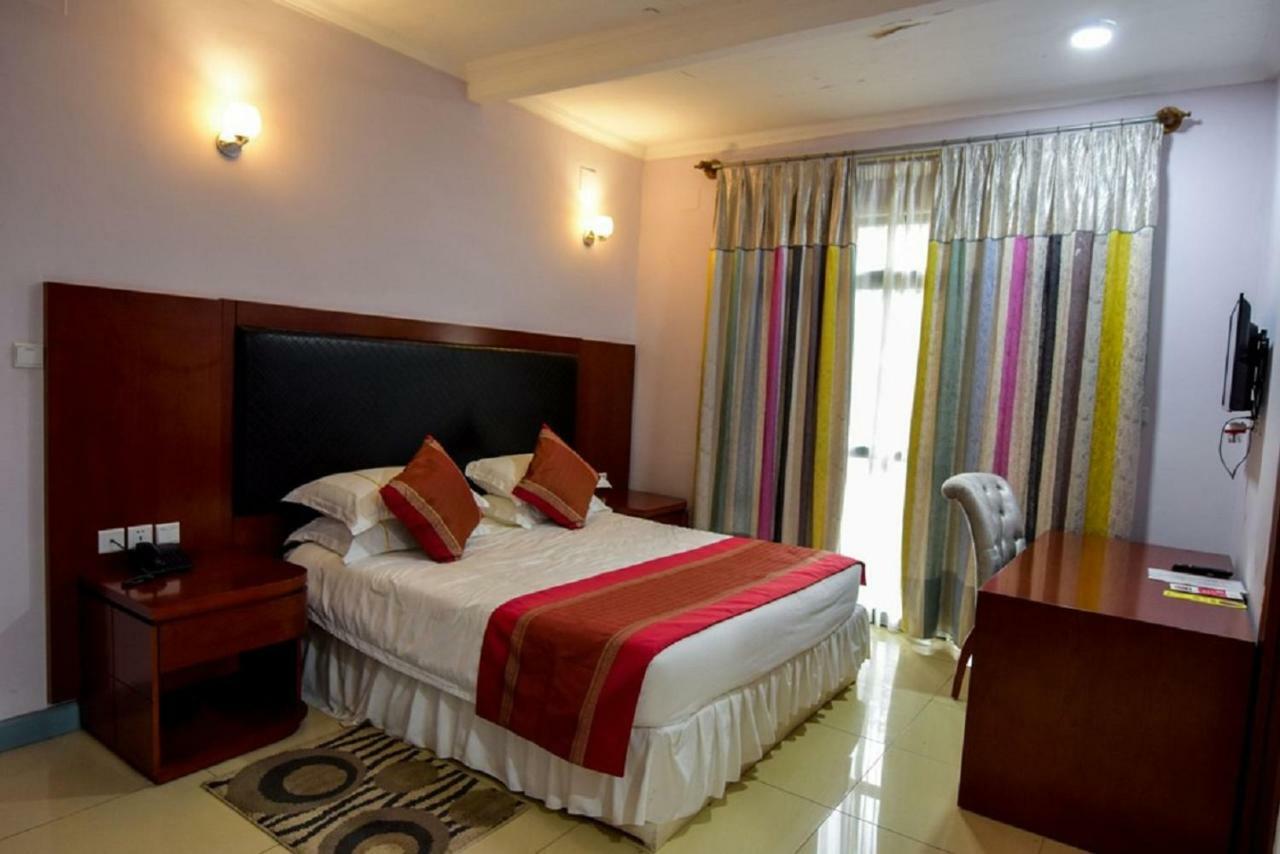 Orient Park Hotel Kigali Dış mekan fotoğraf